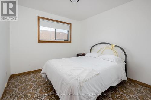 88 Plunkett Road, Toronto, ON - Indoor Photo Showing Bedroom