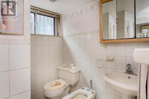 88 Plunkett Road, Toronto, ON - Indoor Photo Showing Bathroom