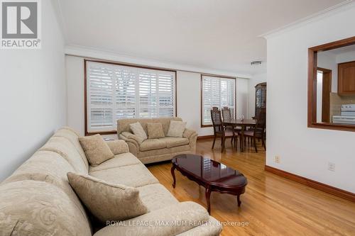 88 Plunkett Road, Toronto, ON - Indoor Photo Showing Living Room