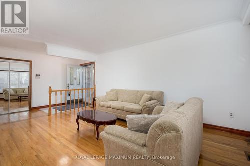 88 Plunkett Road, Toronto, ON - Indoor Photo Showing Living Room