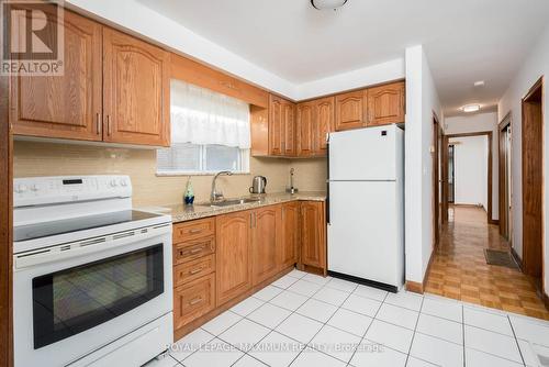 88 Plunkett Road, Toronto, ON - Indoor Photo Showing Kitchen