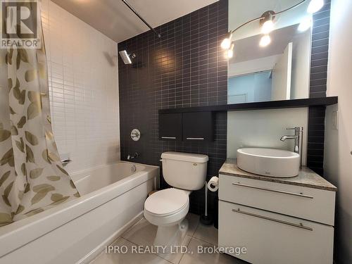 2101 - 25 Carlton Street, Toronto, ON - Indoor Photo Showing Bathroom