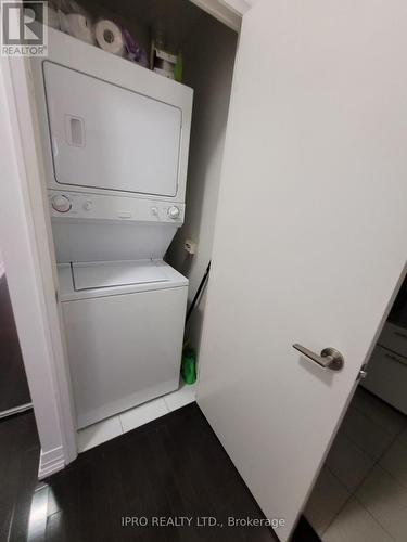 2101 - 25 Carlton Street, Toronto, ON - Indoor Photo Showing Laundry Room