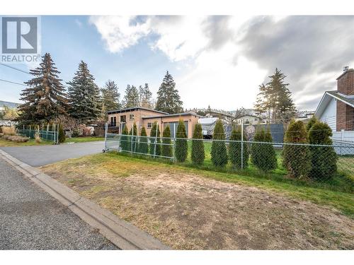 1618 Duncan Ave E Avenue, Penticton, BC - Outdoor