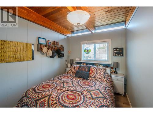 1618 Duncan Ave E Avenue, Penticton, BC - Indoor Photo Showing Bedroom