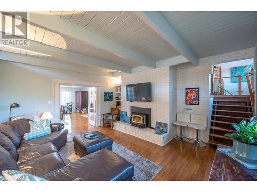 1618 Duncan Ave E Avenue, Penticton, BC - Indoor Photo Showing Living Room With Fireplace