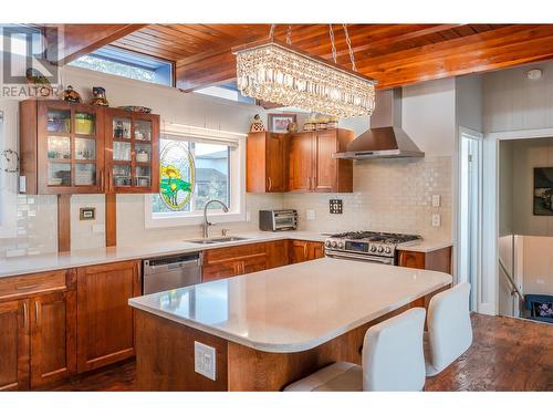 1618 Duncan Ave E Avenue, Penticton, BC - Indoor Photo Showing Kitchen