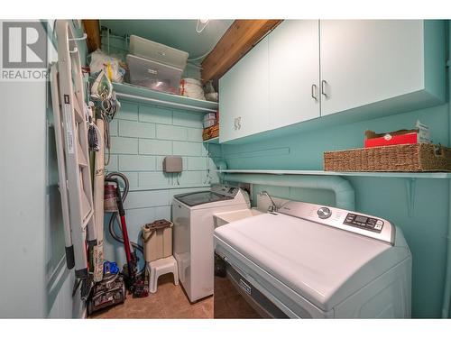 1618 Duncan Ave E Avenue, Penticton, BC - Indoor Photo Showing Laundry Room