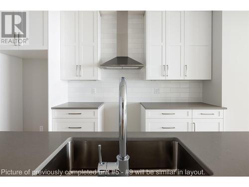 595 Vineyard Way N Unit# 9, Vernon, BC - Indoor Photo Showing Kitchen With Double Sink