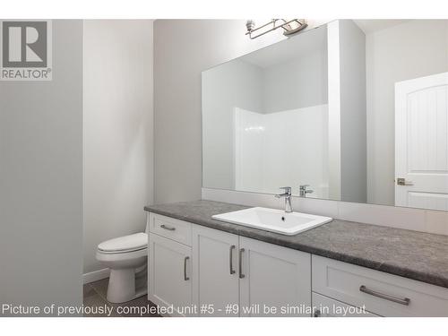 595 Vineyard Way N Unit# 9, Vernon, BC - Indoor Photo Showing Bathroom