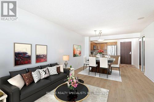 1615 - 335 Rathburn Road W, Mississauga, ON - Indoor Photo Showing Living Room