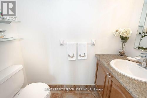 1615 - 335 Rathburn Road W, Mississauga, ON - Indoor Photo Showing Bathroom