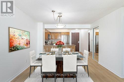 1615 - 335 Rathburn Road W, Mississauga, ON - Indoor Photo Showing Dining Room