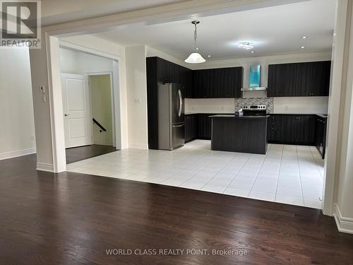 9 Lyle Way, Brampton, ON - Indoor Photo Showing Kitchen