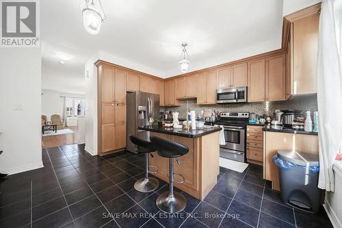 11 Cedar Lake Crescent, Brampton, ON - Indoor Photo Showing Kitchen With Stainless Steel Kitchen