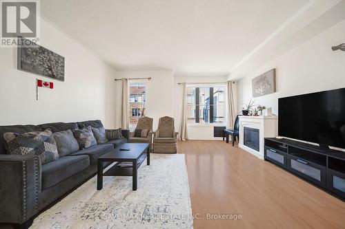 11 Cedar Lake Crescent, Brampton, ON - Indoor Photo Showing Living Room