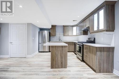 32 Riverglen Street, Brampton, ON - Indoor Photo Showing Kitchen