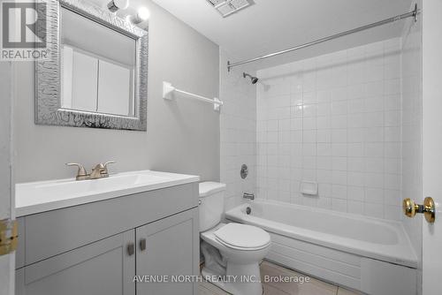 323 - 318 Lorry Greenberg Drive, Ottawa, ON - Indoor Photo Showing Bathroom