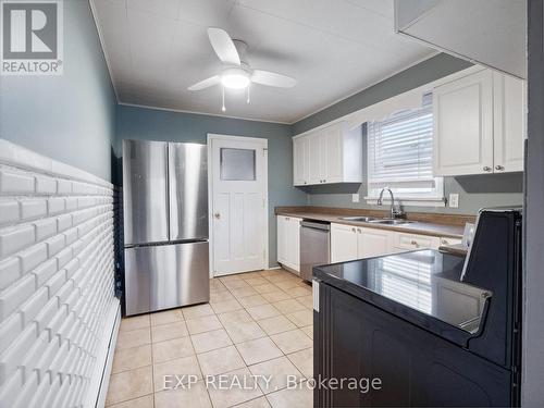 2 Alice Street, St. Catharines (452 - Haig), ON - Indoor Photo Showing Kitchen With Double Sink