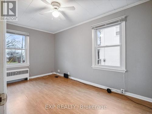 2 Alice Street, St. Catharines (452 - Haig), ON - Indoor Photo Showing Other Room