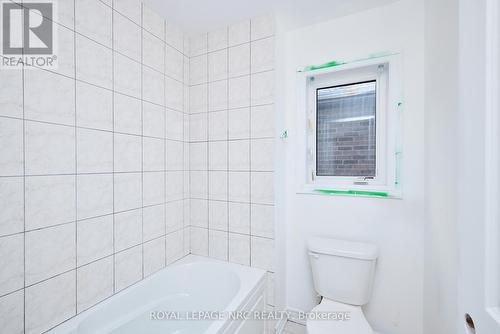 27 Beatty Avenue, Thorold (562 - Hurricane/Merrittville), ON - Indoor Photo Showing Bathroom