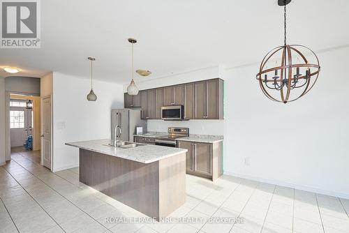 27 Beatty Avenue, Thorold (562 - Hurricane/Merrittville), ON - Indoor Photo Showing Kitchen With Double Sink With Upgraded Kitchen