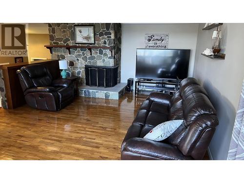 1800 W 2Nd Avenue, Prince Rupert, BC - Indoor Photo Showing Living Room