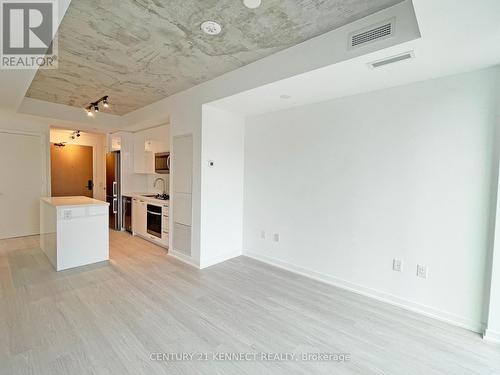 1310 - 195 Mccaul Street, Toronto, ON - Indoor Photo Showing Kitchen