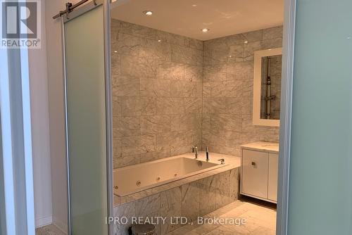 1303 - 90 Park Lawn Drive, Toronto, ON - Indoor Photo Showing Bathroom