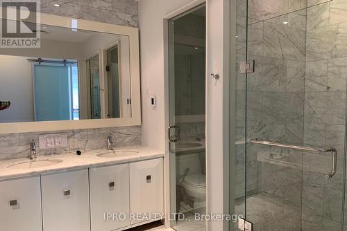 1303 - 90 Park Lawn Drive, Toronto, ON - Indoor Photo Showing Bathroom