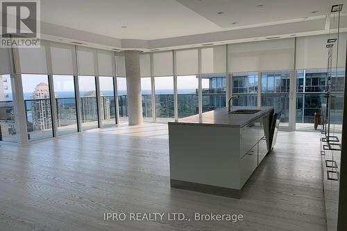 1303 - 90 Park Lawn Drive, Toronto, ON - Indoor Photo Showing Kitchen