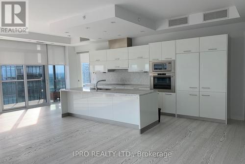 1303 - 90 Park Lawn Drive, Toronto, ON - Indoor Photo Showing Kitchen