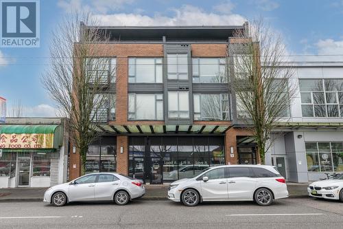 1350 Kingsway, Vancouver, BC - Outdoor