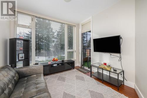 1350 Kingsway, Vancouver, BC - Indoor Photo Showing Living Room