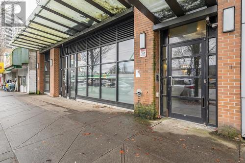 1350 Kingsway, Vancouver, BC - Outdoor