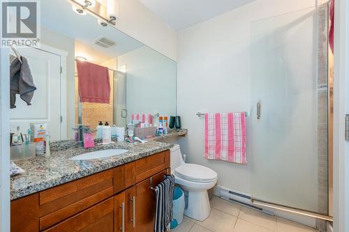 1350 Kingsway, Vancouver, BC - Indoor Photo Showing Bathroom