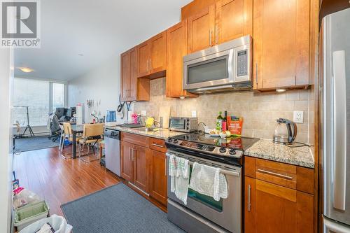 1350 Kingsway, Vancouver, BC - Indoor Photo Showing Kitchen