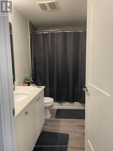 310 - 110 Fergus Avenue, Kitchener, ON - Indoor Photo Showing Bathroom