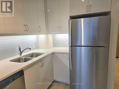 2001 - 4955 Yonge Street, Toronto, ON - Indoor Photo Showing Kitchen With Stainless Steel Kitchen With Double Sink With Upgraded Kitchen