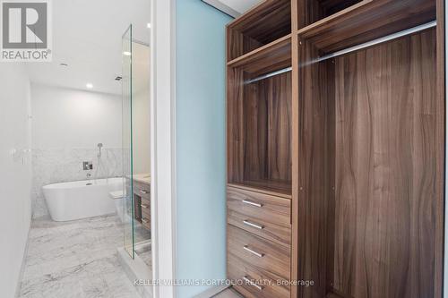 2408 - 488 University Avenue, Toronto, ON - Indoor Photo Showing Bathroom