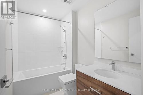 2408 - 488 University Avenue, Toronto, ON - Indoor Photo Showing Bathroom