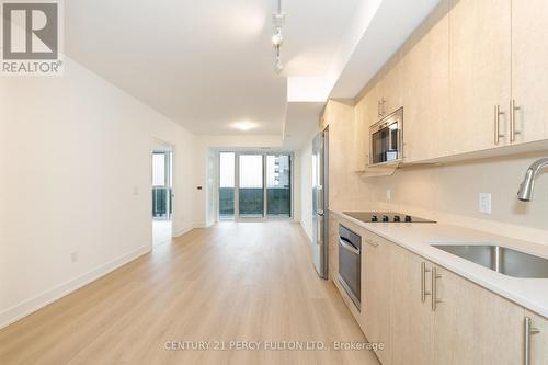 1114 - 2545 Simcoe Street N, Oshawa, ON - Indoor Photo Showing Kitchen