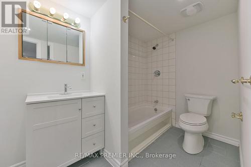 Bsmt - 5 Jasper Drive, Aurora, ON - Indoor Photo Showing Bathroom