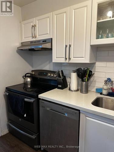 1815 - 360 Ridelle Avenue, Toronto, ON - Indoor Photo Showing Kitchen