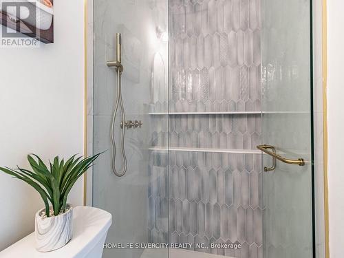 47 Alderney Avenue, Hamilton, ON - Indoor Photo Showing Bathroom