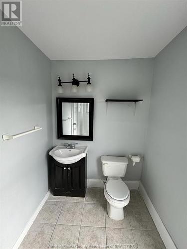 1640 Martindale Street Unit# Main, Windsor, ON - Indoor Photo Showing Bathroom