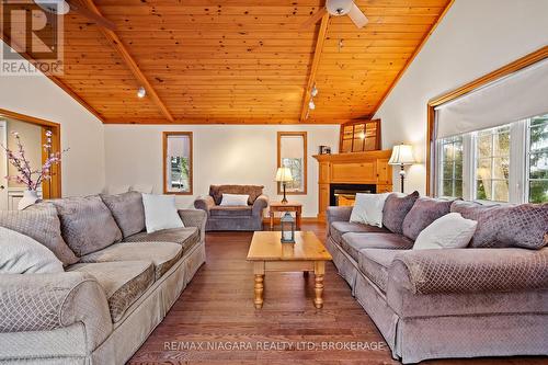 Main - 88 Tennessee Avenue, Port Colborne (878 - Sugarloaf), ON - Indoor Photo Showing Living Room