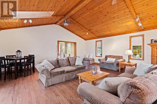 Main - 88 Tennessee Avenue, Port Colborne (878 - Sugarloaf), ON - Indoor Photo Showing Living Room