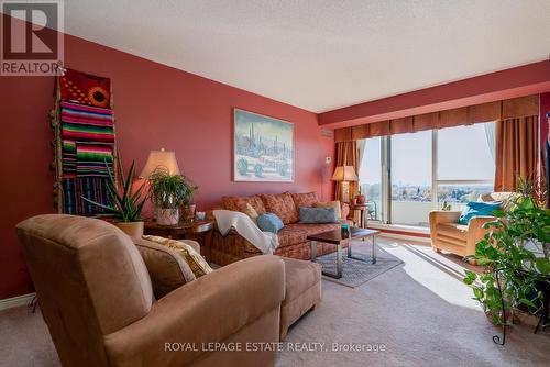 878 - 1 Greystone Walk Drive, Toronto, ON - Indoor Photo Showing Living Room