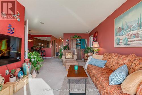 878 - 1 Greystone Walk Drive, Toronto, ON - Indoor Photo Showing Living Room